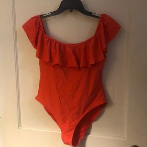 Off-Shoulder Swimsuit 😍